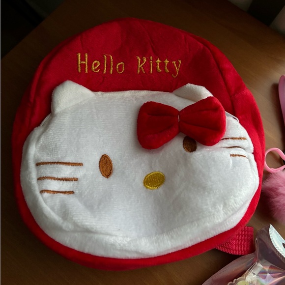 Hello Kitty Bundle - Picture 2 of 5